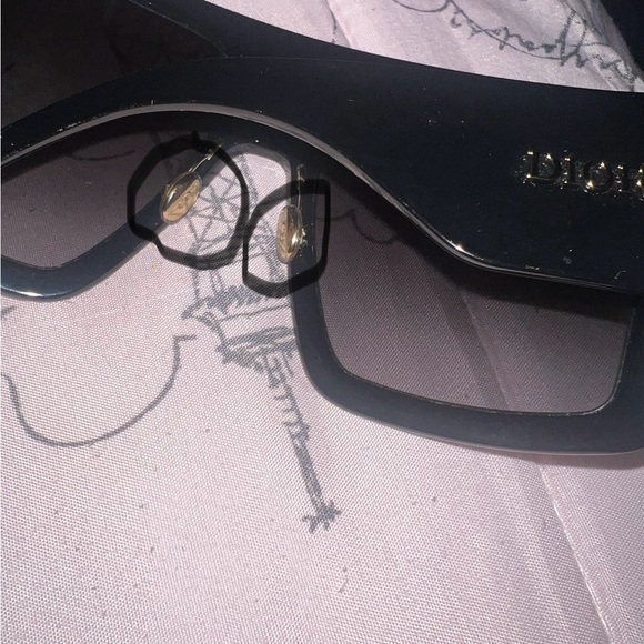 Christian Dior over sized sunglasses. See all pictures. - Picture 12 of 14